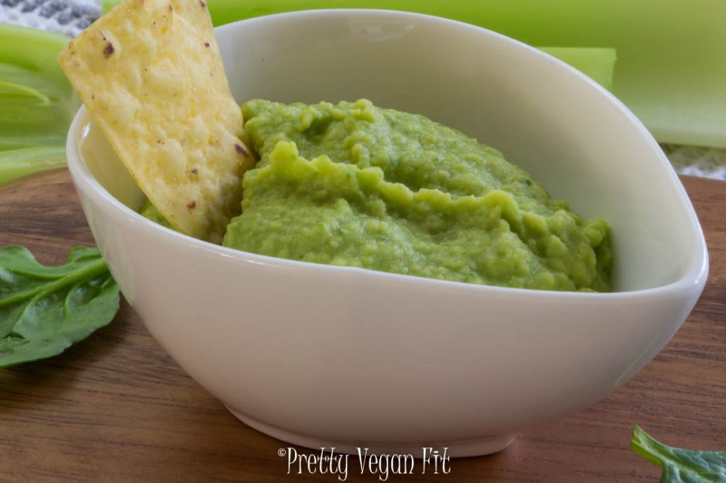 Vegan spinach hummus - protein-infused dip for fitness junkies and not only